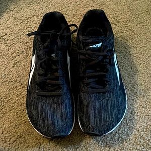 Black Altra Escalante, black, size 10